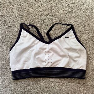 Nike Women's Purple and Lavender Sports Bra